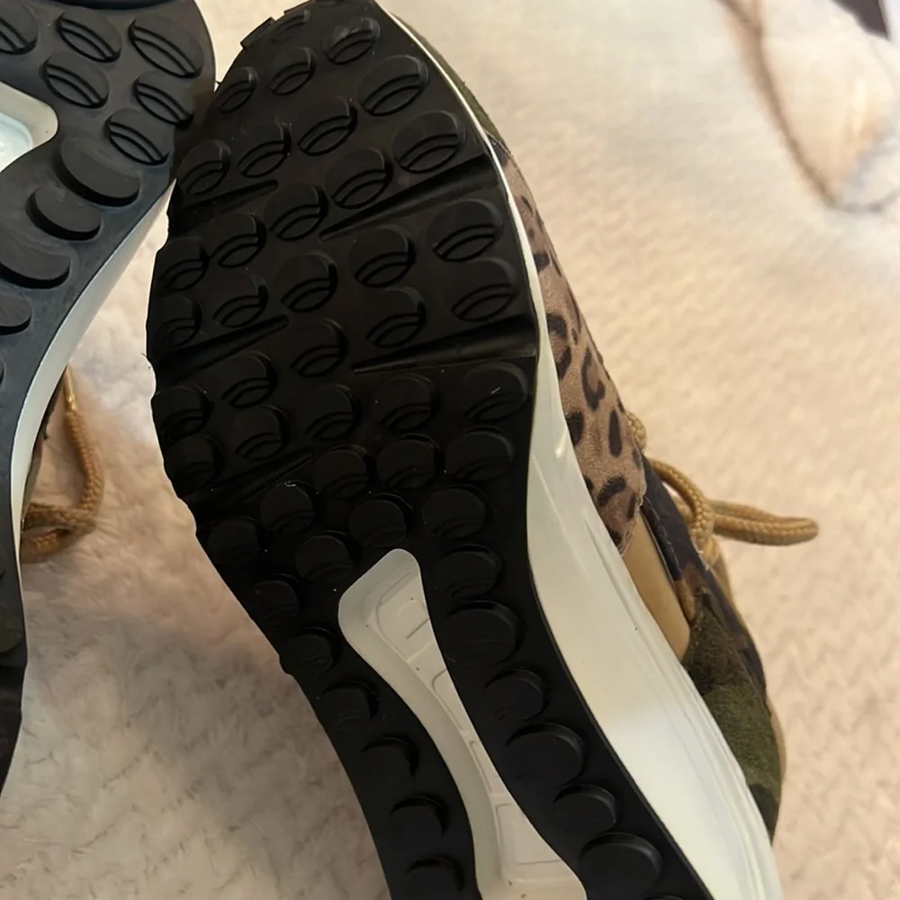 Steve Madden Cliffhanger Green Camo Animal Print Sneakers Size 6M